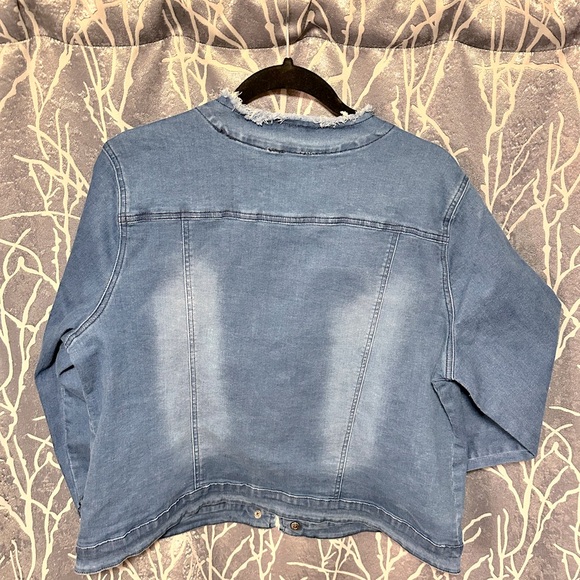 Frayed edge denim jacket with jewel detail - Laura - size 14 - Picture 9 of 13